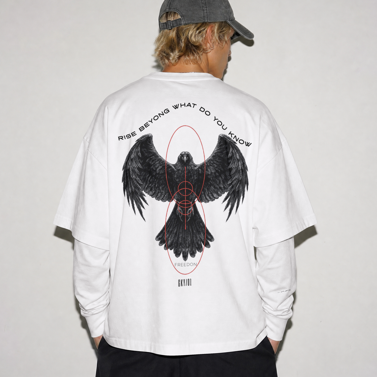 RAVEN KNOWS — Oversized T-Shirt